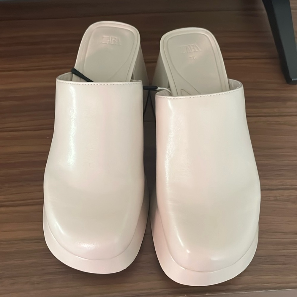 Bogo style sandals